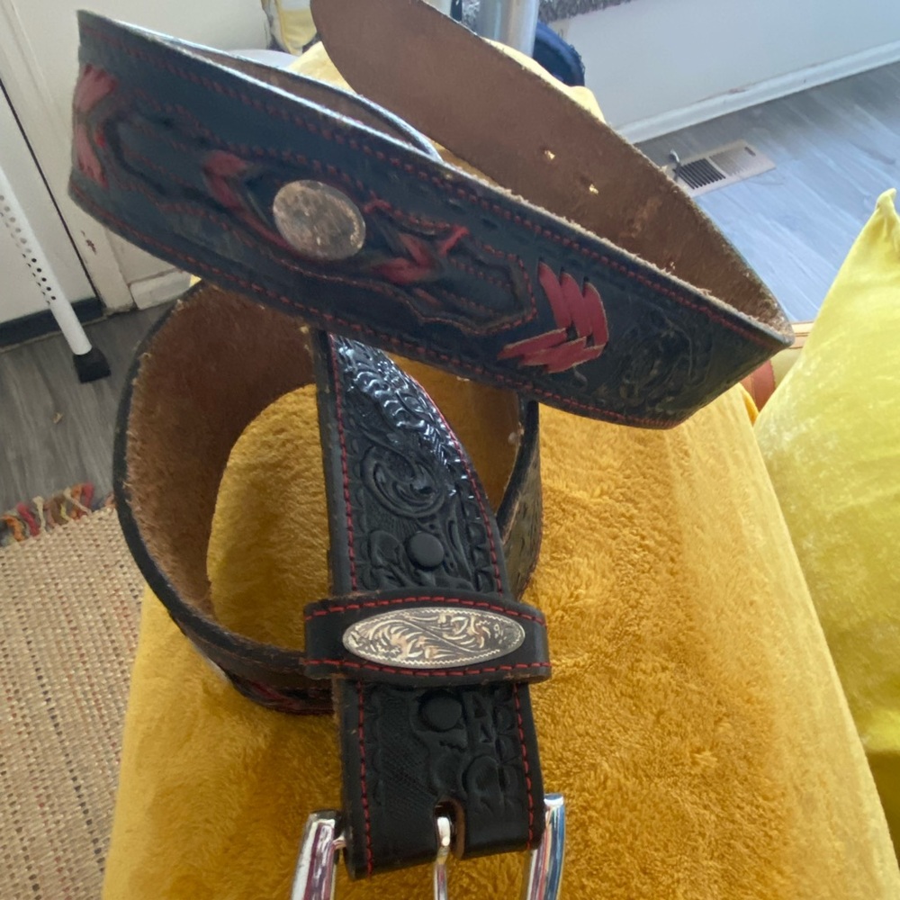 Vintage Nocona Kona kut leather tooled belt